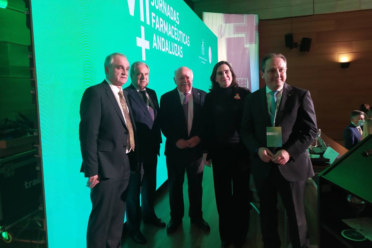 Antonio Mingorance, Jesús Aguilar, Jesús Aguirre, Maria Orozco y Juan Pedro Rsquez, en la inauguración de las VII Jornadas Farmacéuticas Andaluzas. Foto: CF